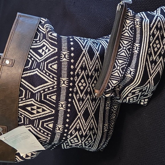 Thirty One NWT Black & White Patterned FabricTote Bag & Zip Pouch Set - Picture 1 of 9